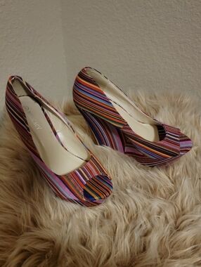 Delicacy Multicolor Striped Wedges